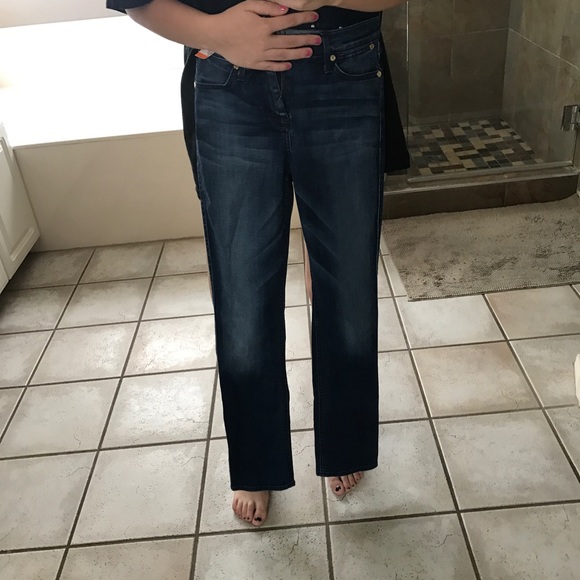 LIKE NEW 7FAMJEANS - Picture 7 of 7